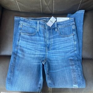 American Eagle Blue Jeans Super Hi-Ride Jeggings Crop size 4